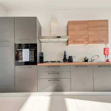 公寓 Duplex 2br Penthouse With Balcony, Rooftop & Views By 360 Estates *