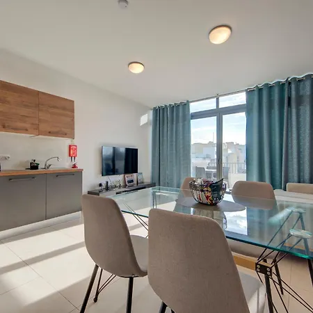 Duplex 2br Penthouse With Balcony, Rooftop & Views By 360 Estates Apartment Mosta
