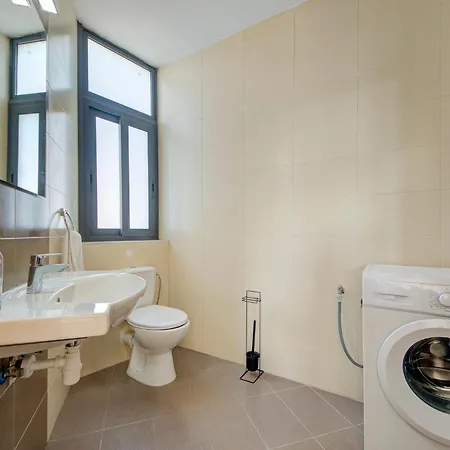 公寓 Duplex 2br Penthouse With Balcony, Rooftop & Views By 360 Estates