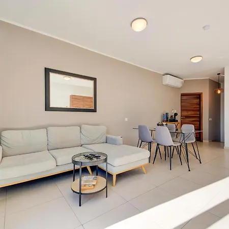 Apartment Duplex 2br Penthouse With Balcony, Rooftop & Views By 360 Estates Mosta