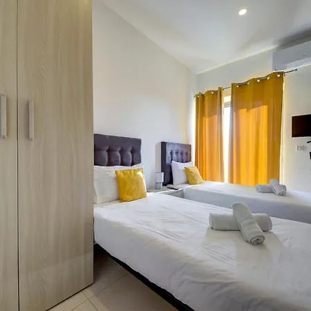 Duplex 2br Penthouse With Balcony, Rooftop & Views By 360 Estates Apartment *