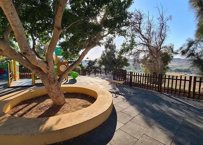 Duplex 2br Penthouse With Balcony, Rooftop & Views By 360 Estates *