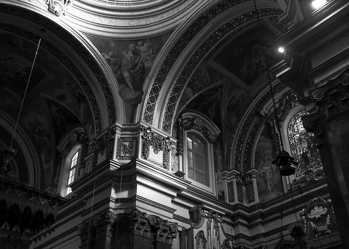 아파트 Duplex 2br Penthouse With Balcony, Rooftop & Views By 360 Estates 모스타