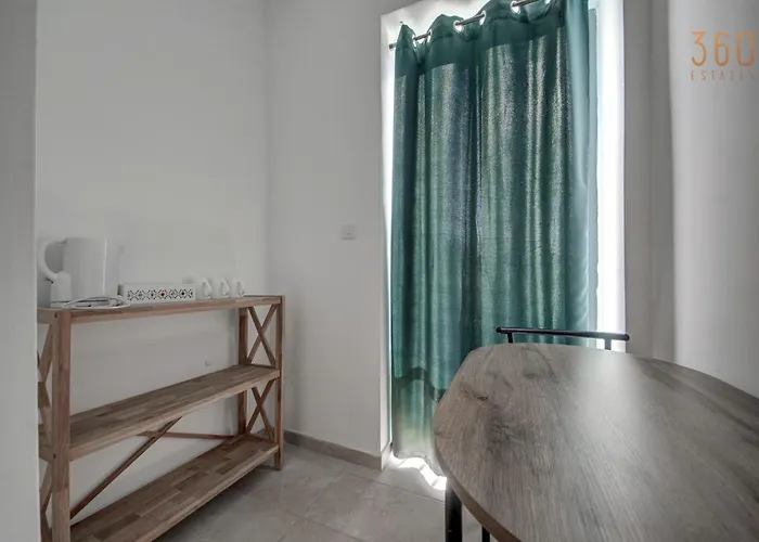 아파트 Duplex 2br Penthouse With Balcony, Rooftop & Views By 360 Estates *