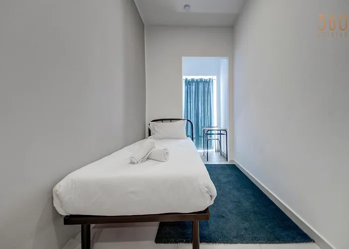 아파트 Duplex 2br Penthouse With Balcony, Rooftop & Views By 360 Estates *