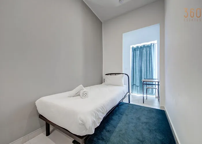 Duplex 2br Penthouse With Balcony, Rooftop & Views By 360 Estates 아파트