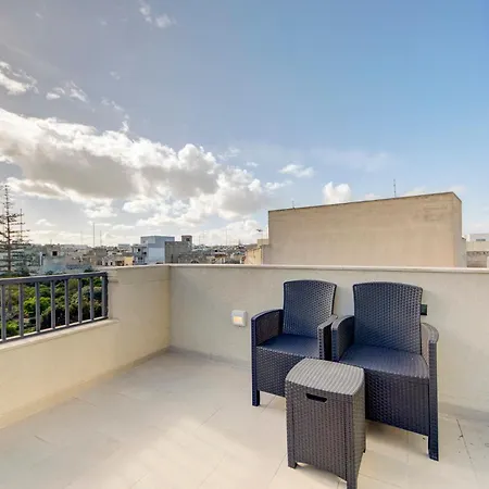 Duplex 2br Penthouse With Balcony, Rooftop & Views By 360 Estates Appartement