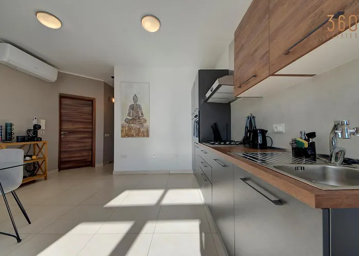 Duplex 2br Penthouse With Balcony, Rooftop & Views By 360 Estates Apartament