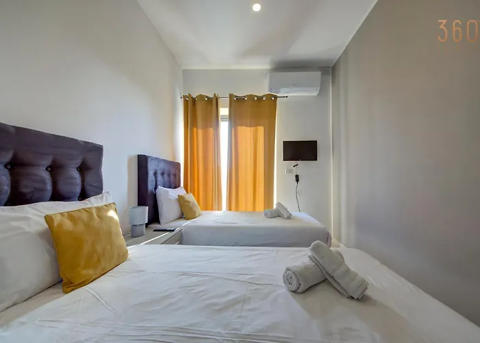 Apartament Duplex 2br Penthouse With Balcony, Rooftop & Views By 360 Estates