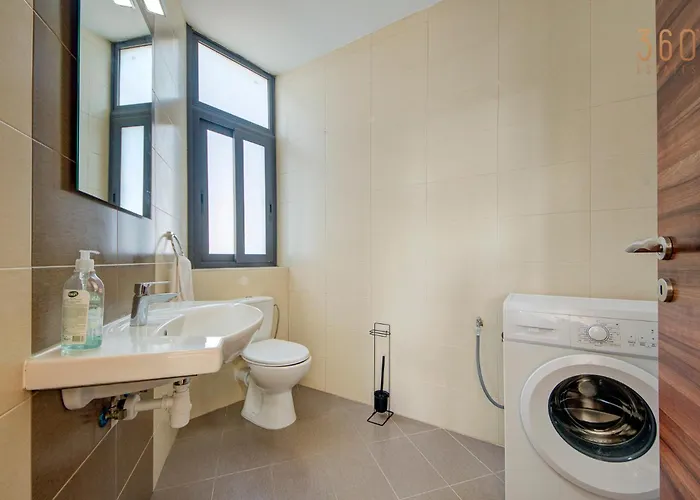 Apartament Duplex 2br Penthouse With Balcony, Rooftop & Views By 360 Estates