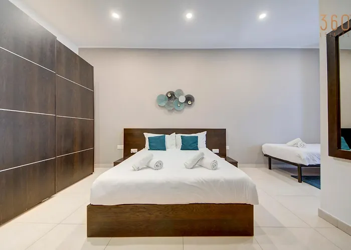 Duplex 2br Penthouse With Balcony, Rooftop & Views By 360 Estates Apartament Mosta